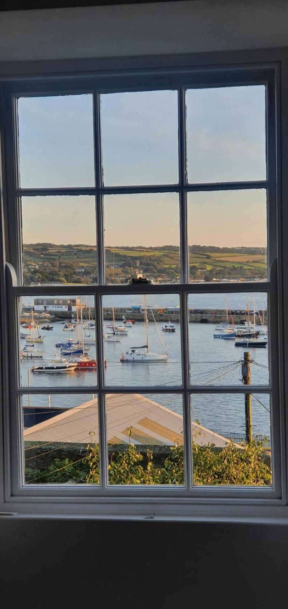 New~Breathtaking Bay Views~Chapel Street~Penzance Apartment Bagian luar foto