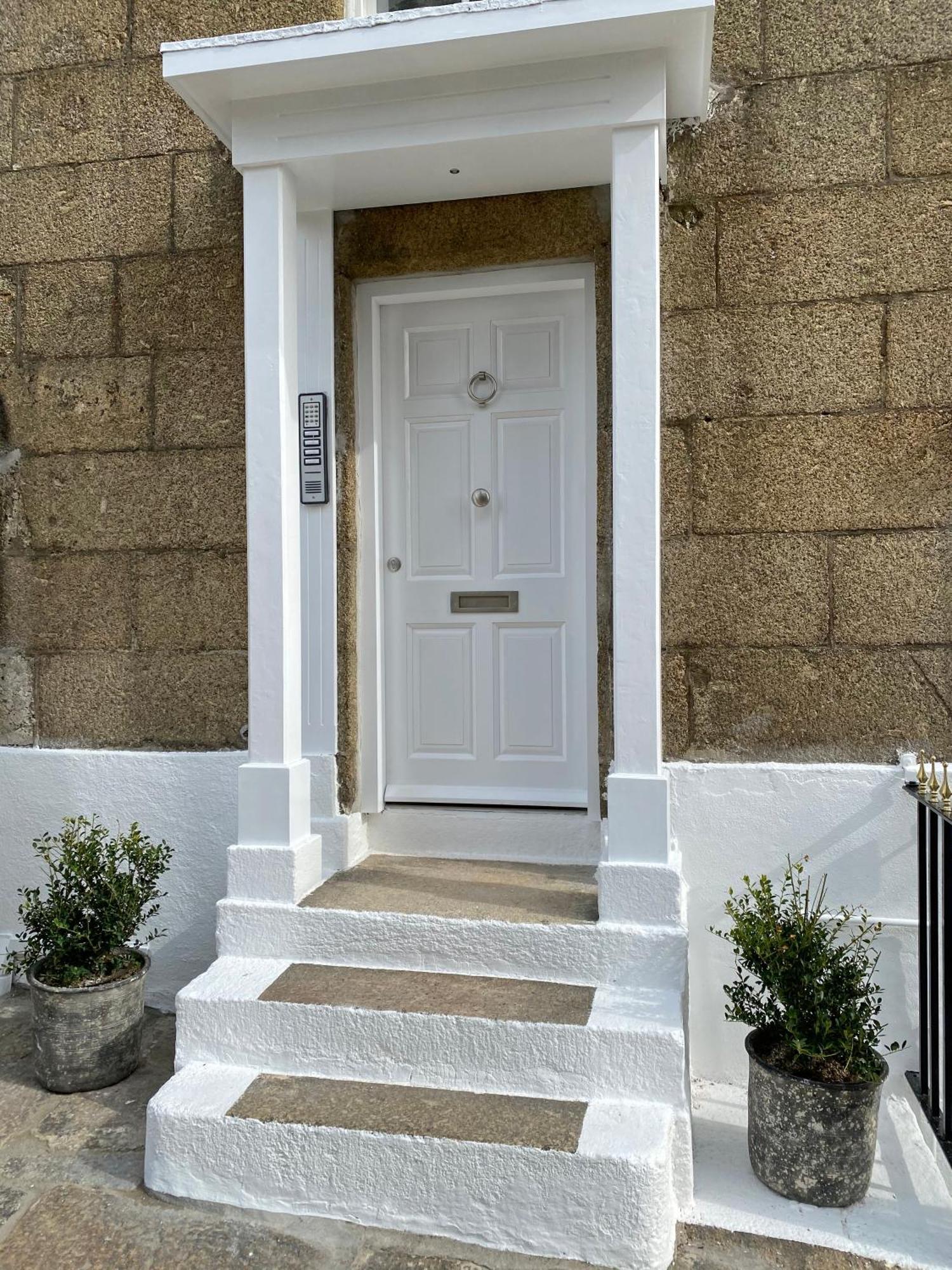 New~Breathtaking Bay Views~Chapel Street~Penzance Apartment Bagian luar foto